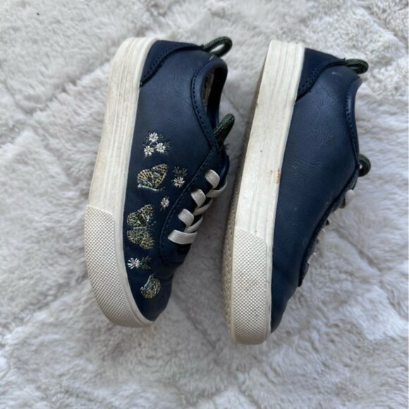 OshKosh B'Gosh | Navy and Green Embroidered Girl's Sugar Sneakers | Size 7 - Picture 4 of 7